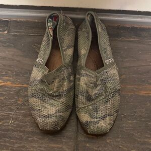 BOBS from Skechers Green Patterned Flats